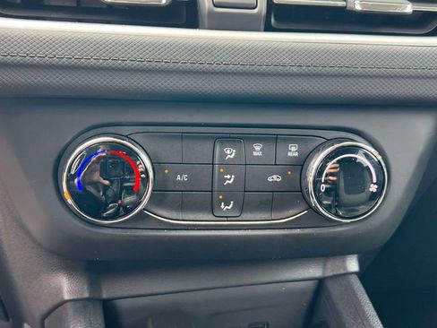 Used 2025 Chevrolet TrailBlazer LS w/ LS Convenience Package AWD/4WD image 28