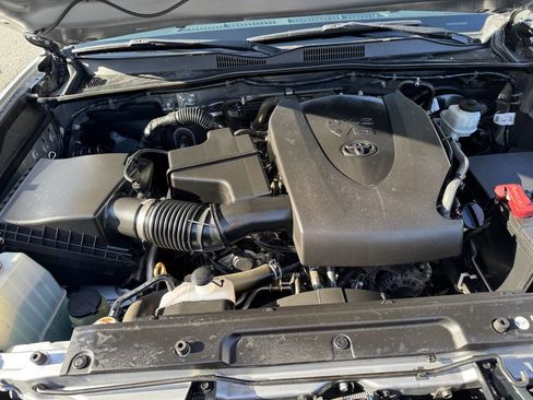 Used 2019 Toyota Tacoma SR5 image 24