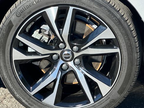 Certified 2023 Volvo S60 B5 Plus w/ Climate Package image 32