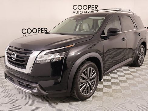 Used 2022 Nissan Pathfinder SL w/ SL Premium Package image 11