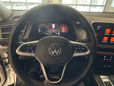 Used 2024 Volkswagen Atlas Peak Edition SEL AWD/4WD image 33