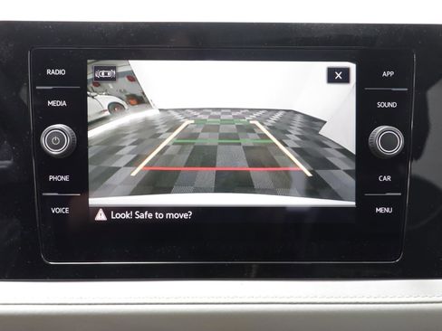 Used 2026 Volkswagen Taos SE image 10