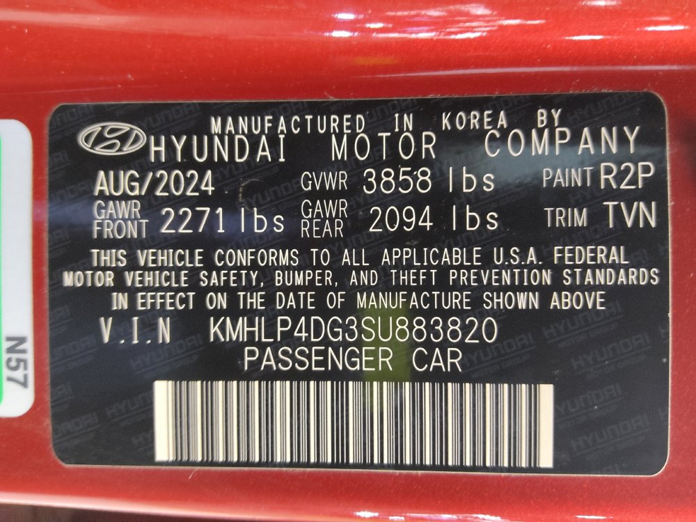 Used 2025 Hyundai Elantra Limited FWD image 33