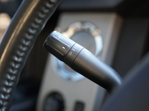 Used 2015 Ford F350 Lariat image 17