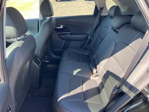 Used 2022 Kia Niro Touring Special Edition image 25