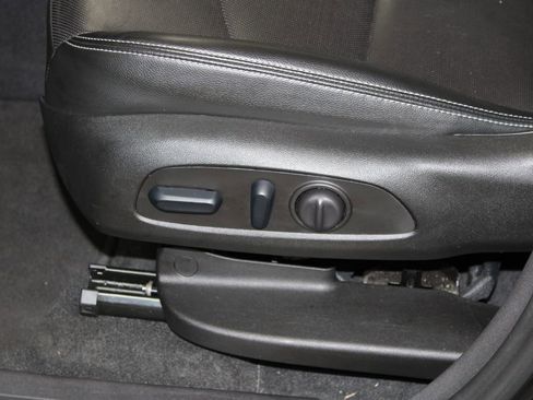 Used 2024 GMC Terrain SLT image 20