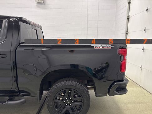 Used 2024 Chevrolet Silverado 1500 LT Trail Boss w/ LT Trail Boss Premium Package image 10