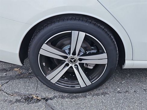 Used 2024 Mercedes-Benz C 300 4MATIC Sedan w/ Exclusive Trim Package image 9