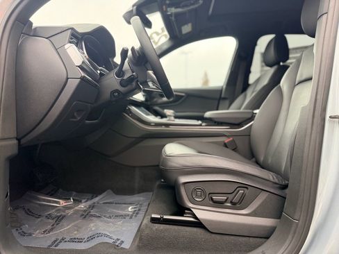 Certified 2025 Audi Q7 3.0T Premium Plus image 10