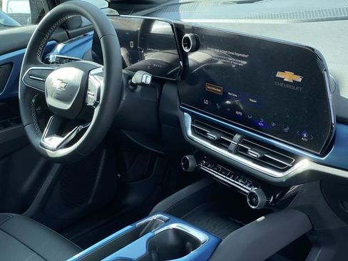 New 2026 Chevrolet Equinox EV LT FWD image 43