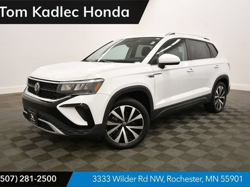 Used 2023 Volkswagen Taos SE AWD/4WD image 1
