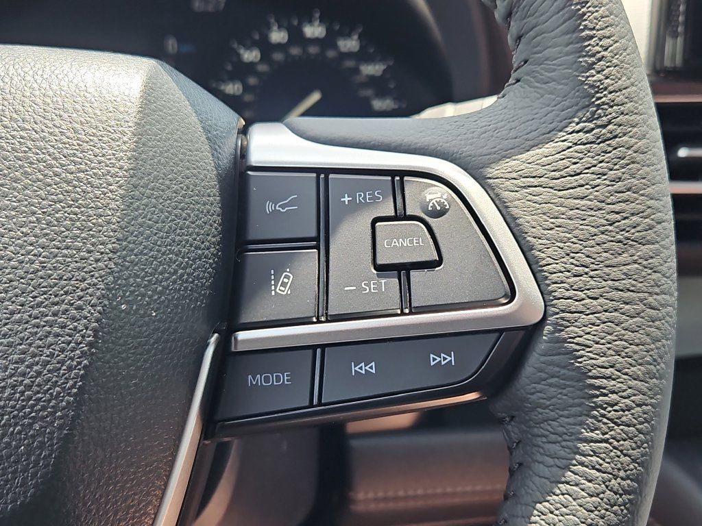 New 2026 Toyota Sienna XLE AWD/4WD image 18