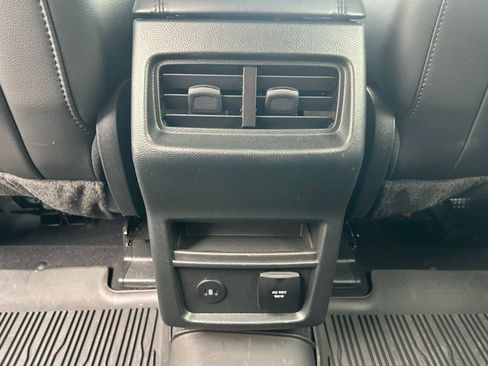 Used 2024 Ford Edge SEL w/ Convenience Package image 23