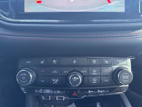 Used 2024 Dodge Durango GT image 15