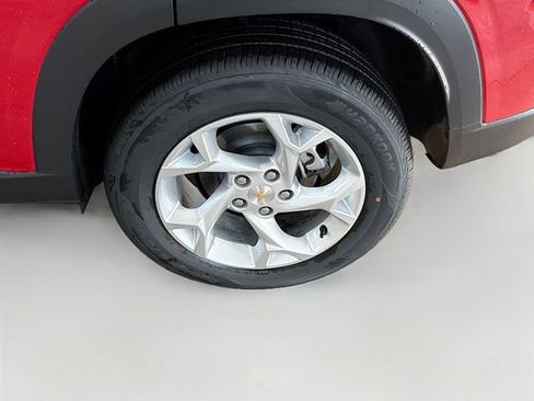 New 2026 Chevrolet Trax LS w/ LS Convenience Package FWD image 31