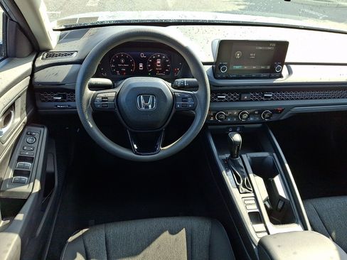 Used 2025 Honda Accord SE image 11