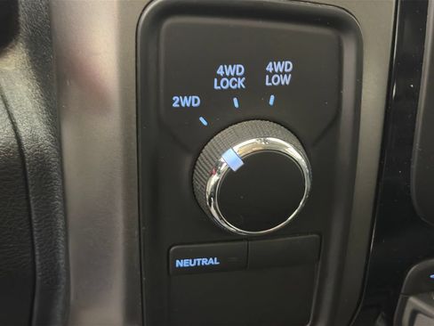 Used 2018 RAM 2500 Big Horn w/ Sport Appearance Group AWD/4WD image 22