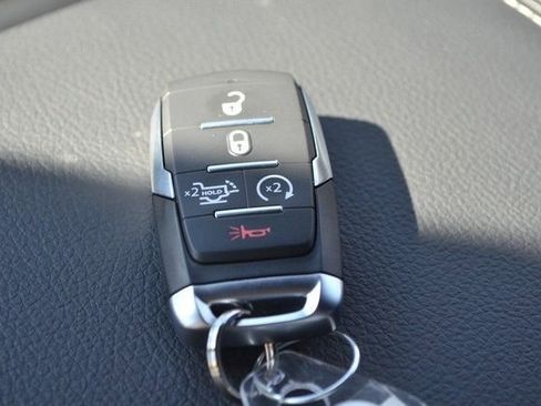 New 2026 RAM 1500 4x4 Crew Cab image 21