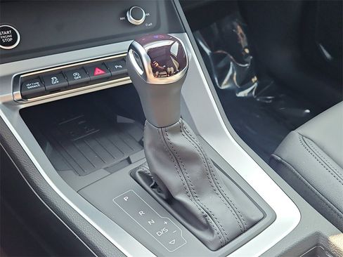 New 2025 Audi Q3 2.0T Premium image 18