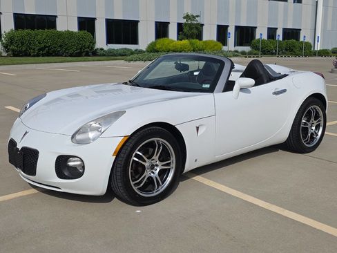 Used 2007 Pontiac Solstice GXP w/ Premium Package RWD image 10