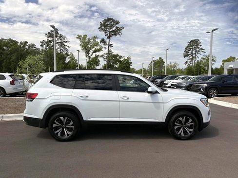 New 2026 Volkswagen Atlas SE FWD image 4