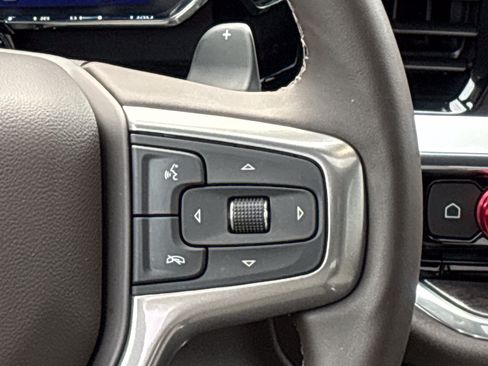 Used 2025 Chevrolet Silverado 1500 LTZ AWD/4WD image 24