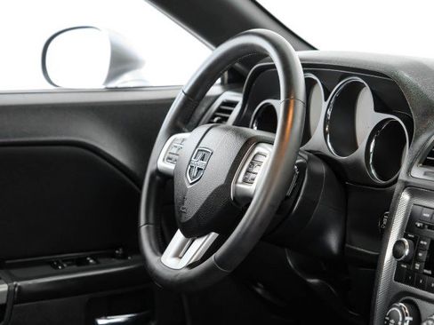 Used 2013 Dodge Challenger R/T RWD image 12