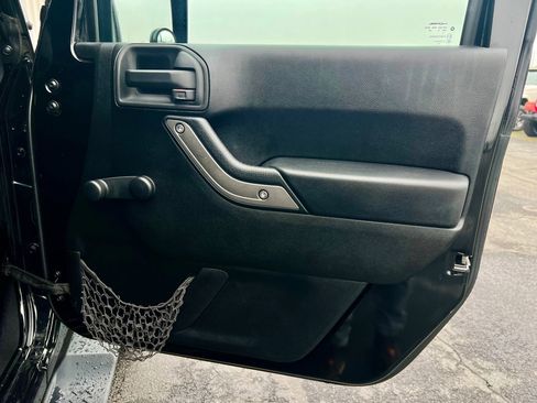 Used 2013 Jeep Wrangler Unlimited Sport w/ Connectivity Group image 31