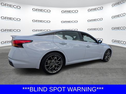 Used 2023 Nissan Altima 2.0 SR FWD image 7