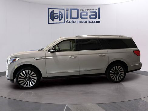 Used 2021 Lincoln Navigator L Reserve w/ Luxury Package AWD/4WD image 2