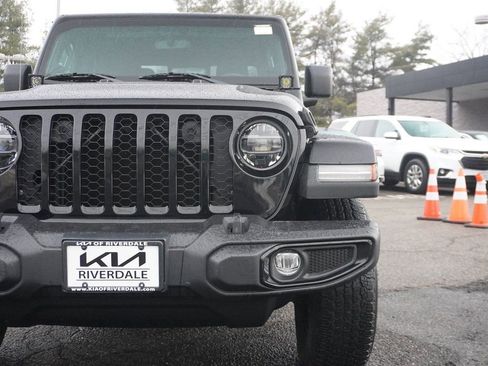 Used 2022 Jeep Gladiator Sport AWD/4WD image 11