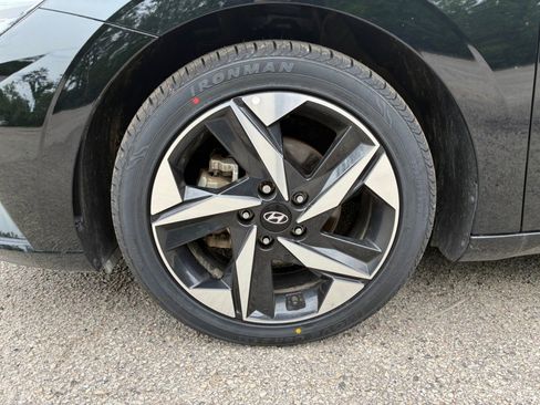Used 2023 Hyundai Elantra SEL w/ Convenience Package FWD image 22