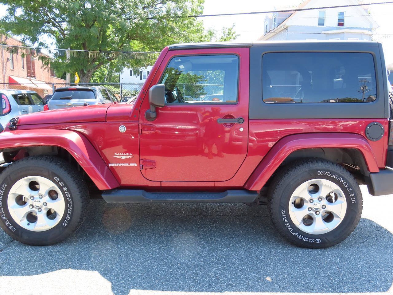 Used 2013 Jeep Wrangler Sahara AWD/4WD image 5