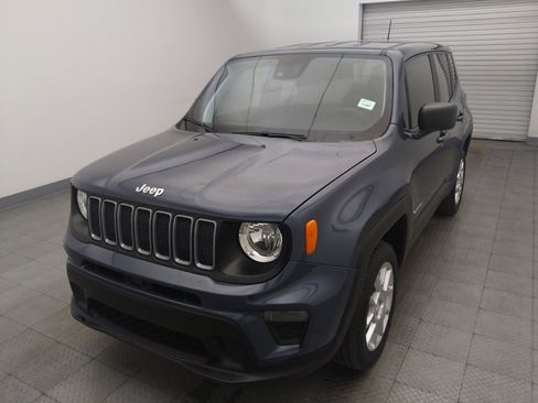 Used 2023 Jeep Renegade Latitude AWD/4WD image 15