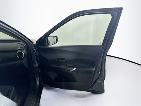 Used 2022 Nissan Kicks SV FWD image 32