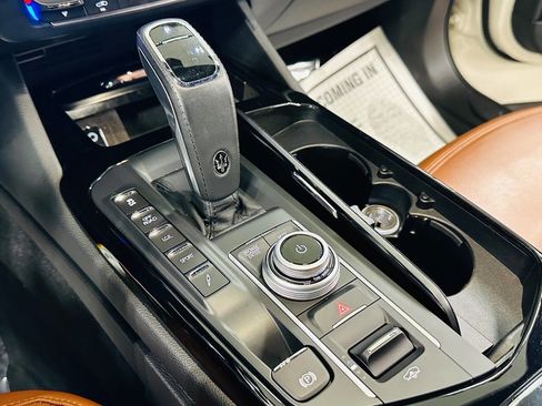 Used 2021 Maserati Levante image 13