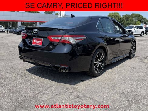 Used 2019 Toyota Camry SE w/ Convenience Package FWD image 9
