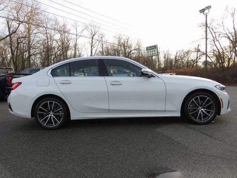 Used 2022 BMW 330i xDrive Sedan w/ Driving Assistance Package image 5