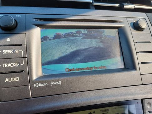 Used 2015 Toyota Prius Persona Series FWD image 18