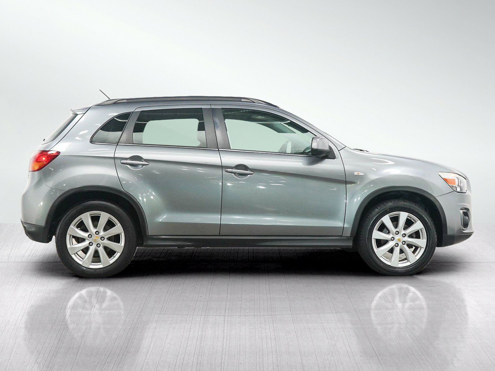Used 2014 Mitsubishi Outlander Sport SE AWD/4WD image 6