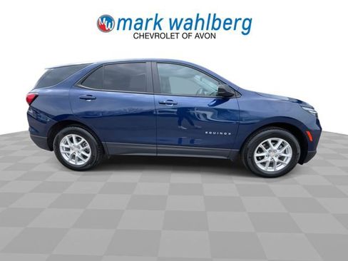 Certified 2023 Chevrolet Equinox LS w/ LS Convenience Package image 2
