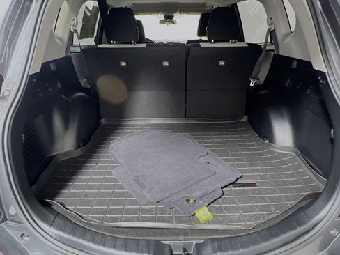 Used 2018 Toyota RAV4 XLE image 34