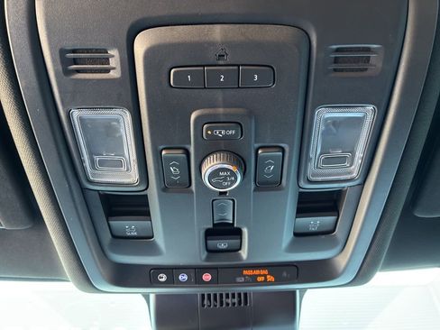 Used 2024 GMC Yukon XL Denali Ultimate AWD/4WD image 28