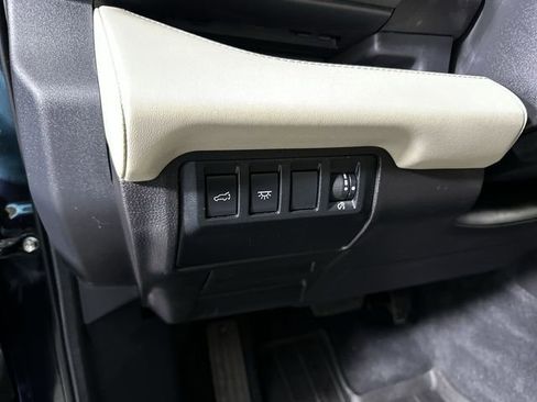 Used 2023 Subaru Ascent Limited w/ Technology Package AWD/4WD image 18