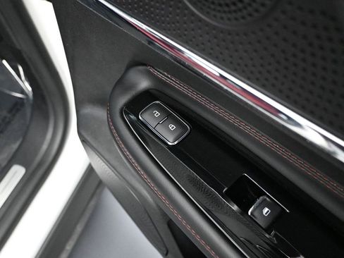 Used 2023 Lincoln Corsair Reserve w/ Jet Appearance Package image 43