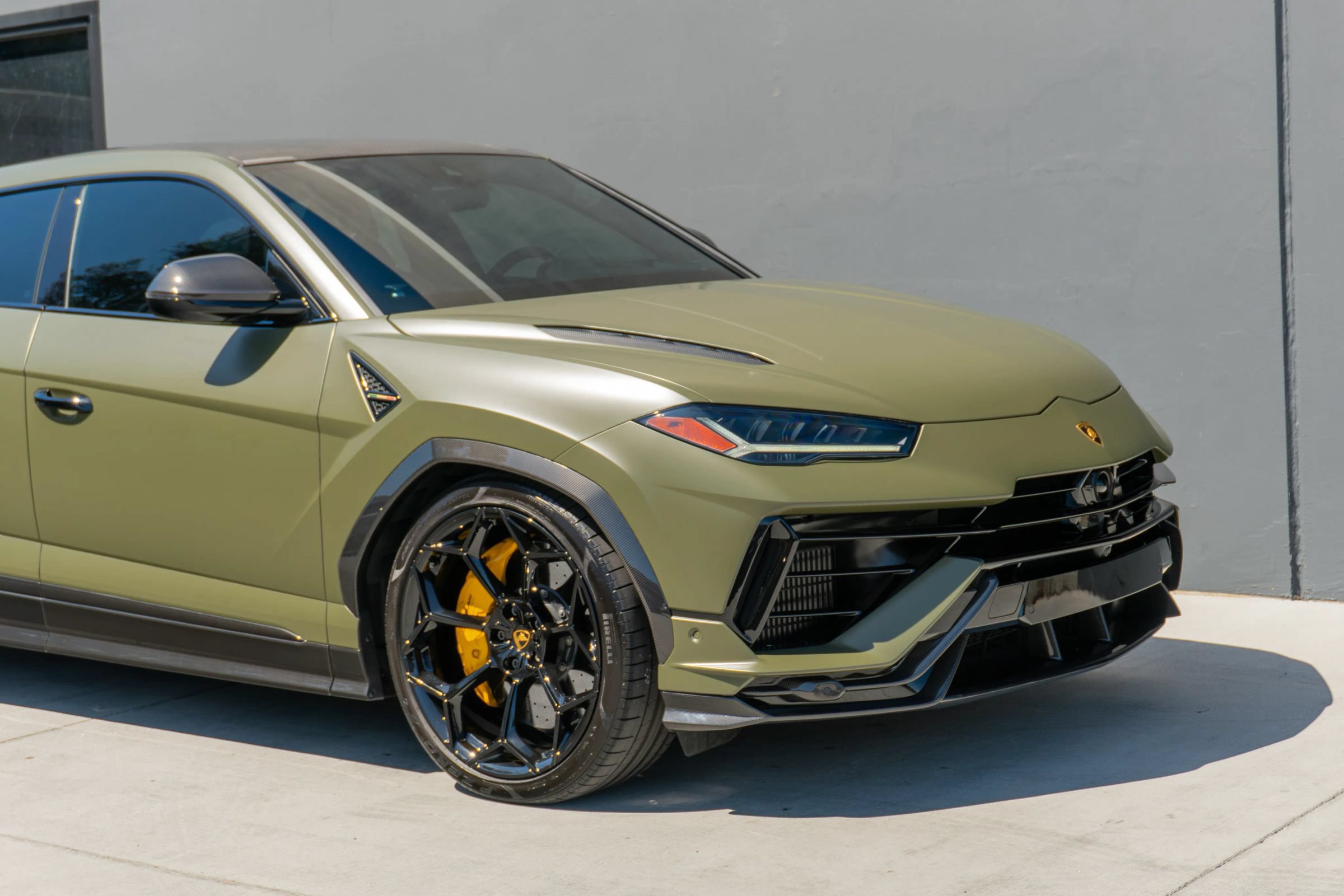 Used 2024 Lamborghini Urus Performante AWD/4WD image 39