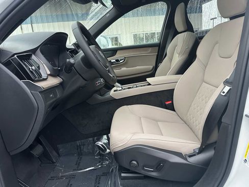 New 2026 Volvo XC90 B6 Plus w/ Protection Package Premier image 20