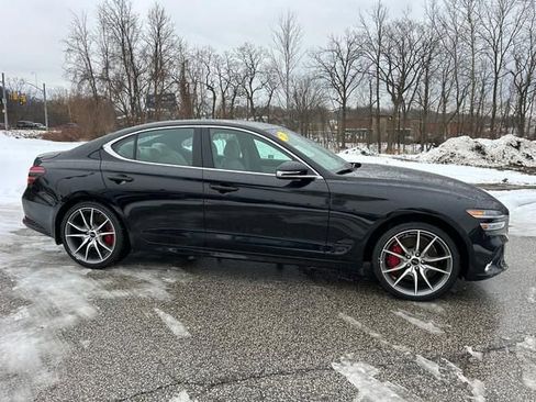 Used 2025 Genesis G70 2.5T image 2