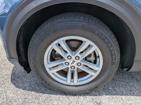 Used 2020 Ford Explorer XLT w/ Equipment Group 202A RWD image 12
