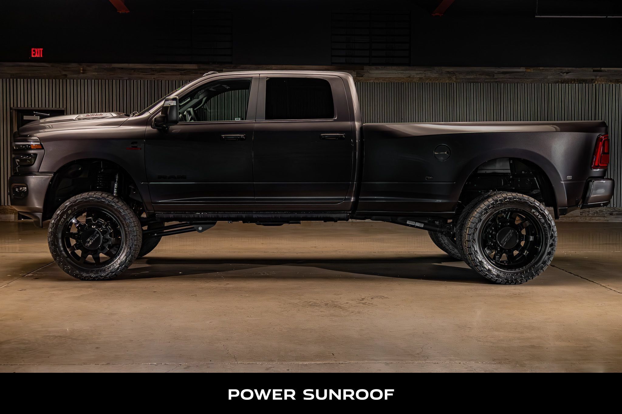 Used 2025 RAM 3500 Laramie AWD/4WD image 6